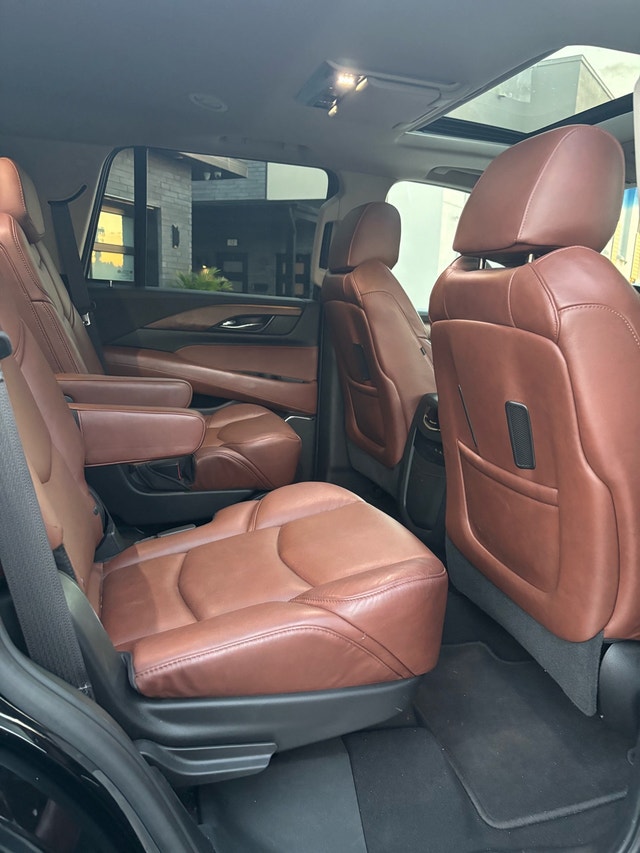 Cadillac Escalade, V8, 6.2 Litres, modèle de luxe — photo 3