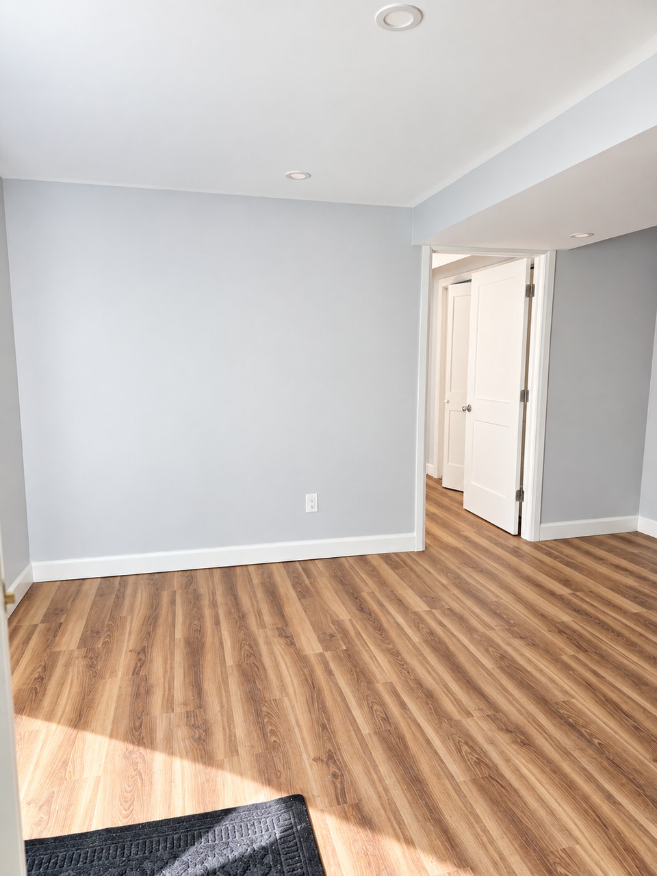 Renovated North-End 1-Bedroom 4