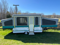  Pop-up trailer mint Condition $3000 or make a offer 