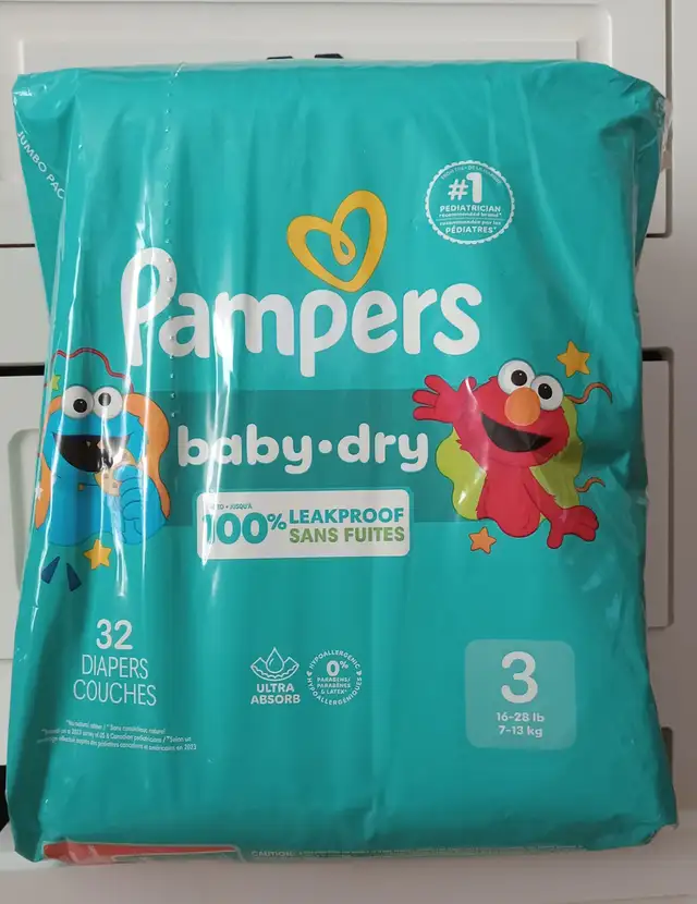 Diapers, Pampers, Size 3, New/Unopened, 32 diapers in Bathing & Changing in Guelph - Image 3