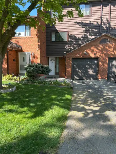 A Family Home in Sought-after Rockwood village neighbourhood near Etobicoke/Mississauga border! - 3...