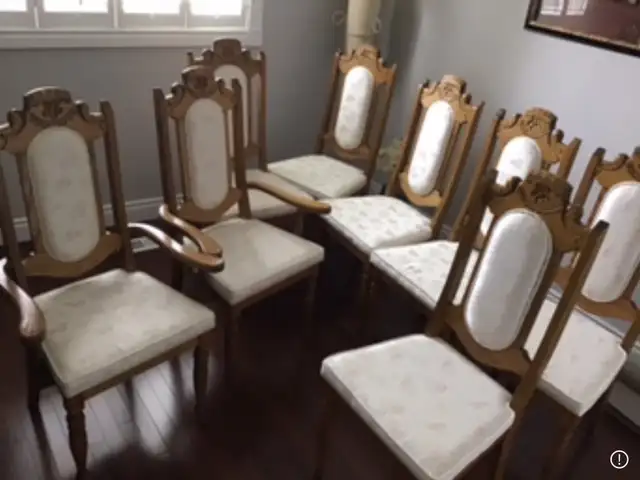 Dinning table in Dining Tables & Sets in Hamilton - Image 4