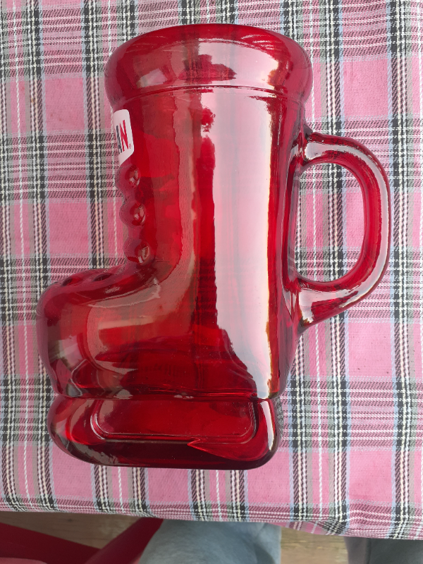 MOLSON CANADIAN MONTREAL CANADIAN RED SKATE HOCKEY MUG in Arts & Collectibles in Oakville / Halton Region - Image 3