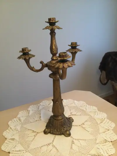 Chandelier en  laiton à 4 branches, View more