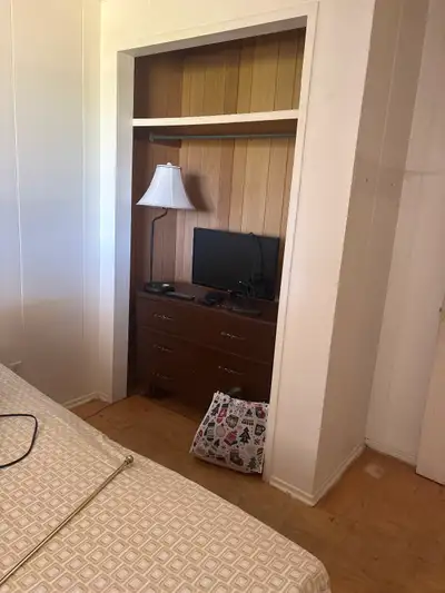 Fully furnished bedroom in a 2 bedroom apartment all utilities included room has bed dresser tv wifi...