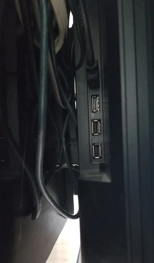 LG OLED TV 65 inches in TVs in Markham / York Region - Image 10