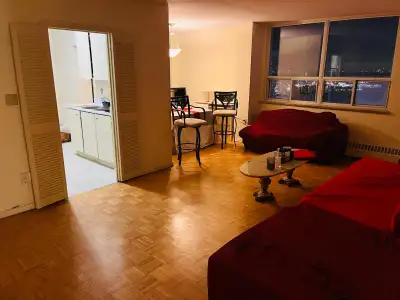 Deluxe room for rent in Grenoble drive apt, North York