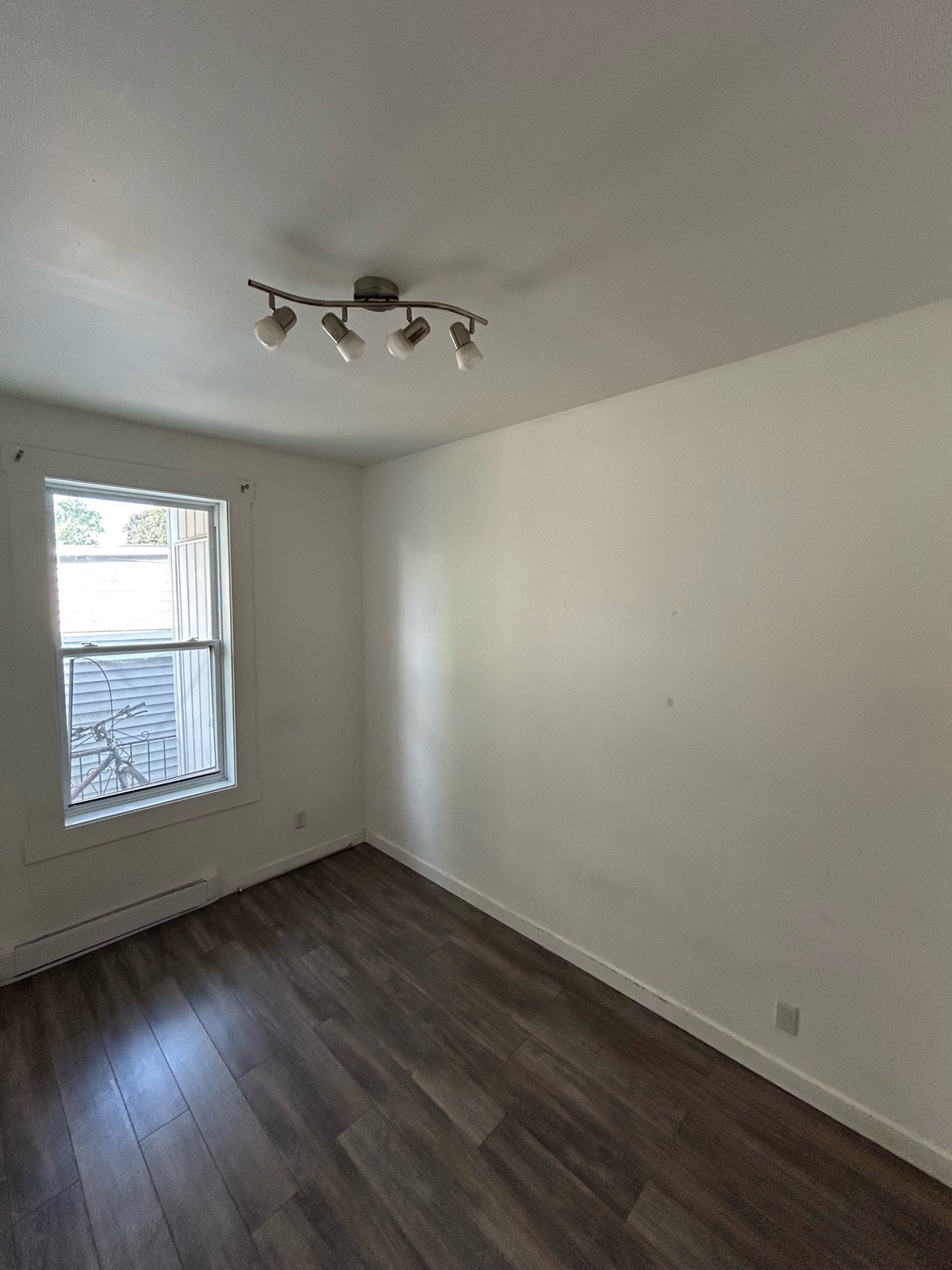 2730 Rue Baldwin — photo 1