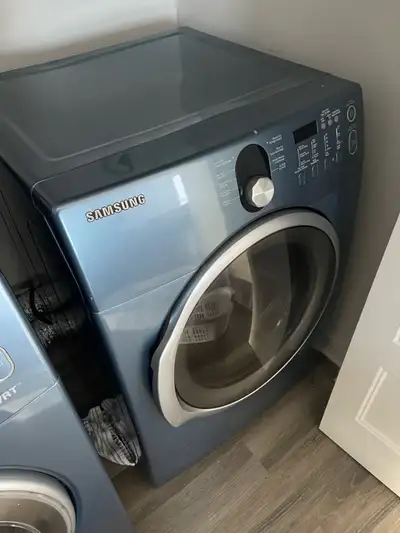 Laveuse sécheuse samsung remis à neuf fonctionnent très bien Réfrigérateur et cuisinière kenmore aus...