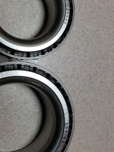 Hub and bearing set for trailer . 780 680 2901