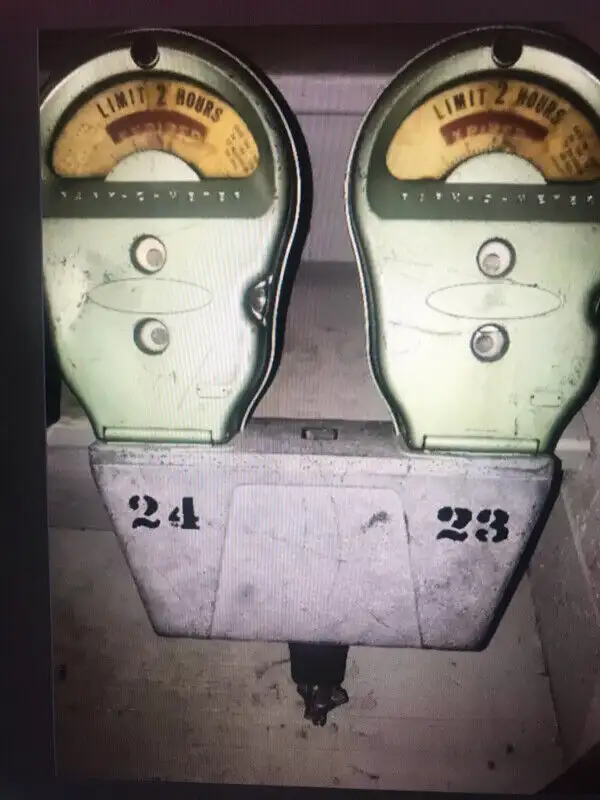 3 VINTAGE DOUBLE HEADED PARKING METERS - NOT A FIRE SALE!! in Arts & Collectibles in Mississauga / Peel Region - Image 3