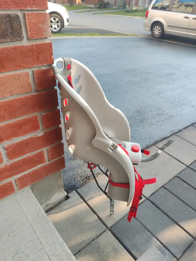 Bike Child Rear Carrier in Kids in Ottawa - Image 4