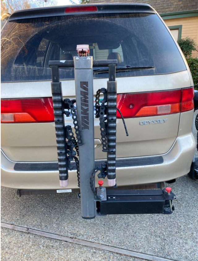 Yakima Full-swing bike carrier in Other in Ottawa - Image 11