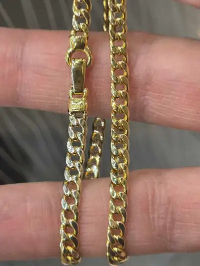 Beautiful 14k gold chain Price to sell dont make offer u have to book appointment 16" 4.5mm 9g 14k C...