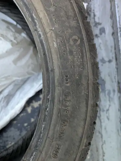 These Michelin X-Ice Snow tires in size 245/45R19 are in good condition and offer reliable winter tr...