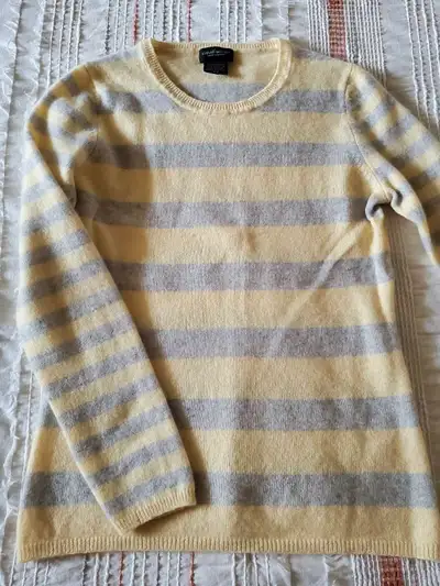 Cashmere top - small, View more