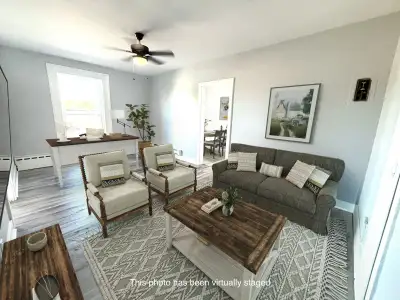 For Lease- Available Immediately. 1 Bedroom Apartment in Downtown Owen Sound! Beautifully updated 1-...