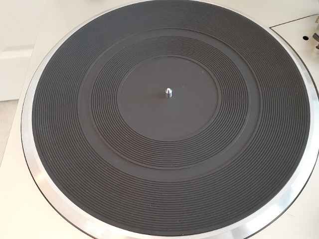 Classic Pioneer Auto-Return Quartz Direct-Drive Turntable in General Electronics in City of Toronto - Image 2