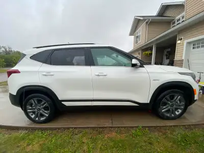 $28,500 OBO *or* lease takeover. Only reason for selling is that I am needing a third row SUV, other...
