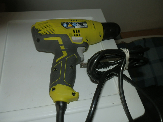RYOBI 5.5-Amp Corded 3/8-inch Variable Speed Compact Drill/Drive in Power Tools in Dartmouth - Image 3