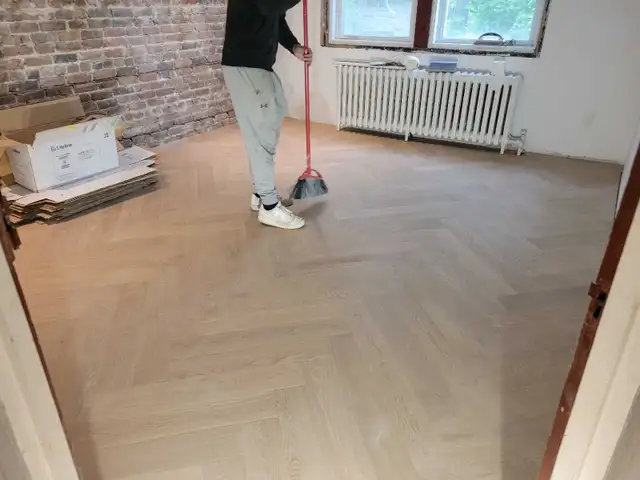 Vingly Floor Installation490886862346670087