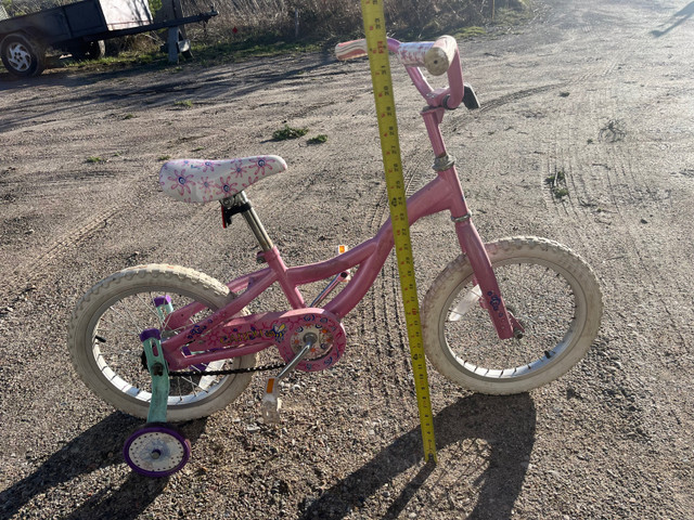 Kids Bike Pink in Kids in Barrie - Image 2