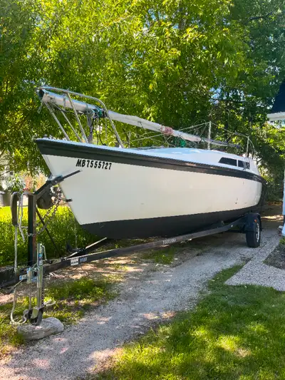 1994 MacGregor 26S, Easy to tow and Launch, 9.9 Honda outboard, Sleeps up to 5, Roller Furling, Pop...
