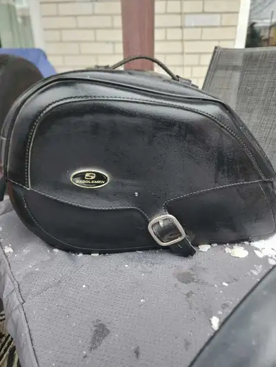 This is a Saddlemen motorcycle bag designed to add convenient storage to your ride. It's in used con...