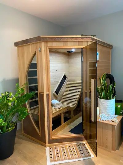 HydraSauna. Sauna, and option of structured water mist. Gently used for a short time. In excellent c...