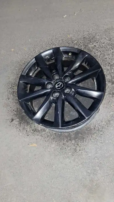 4mag 18p de mazda à vendre font sur cx5, cx30, mazda3 en état correcte raison de la vente vehicule v...