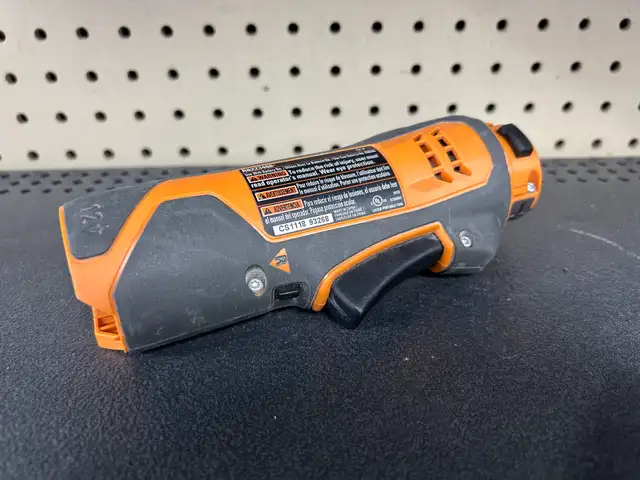 Ridgid R8223400 Oscillating Mult-Tool Kit in Power Tools in Oshawa / Durham Region - Image 3