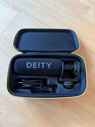 Compact shotgun microphone. Perfect for vlogging. Has its own gain know. A much better option than r...