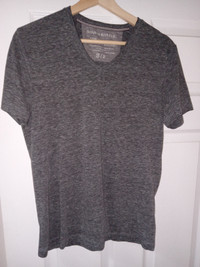 Banana Republic T-Shirt Small