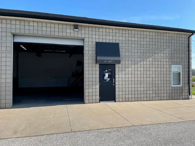 COMMERCIAL SHOP AND OFFICE SPACE FOR RENT