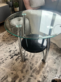 CHROME AND GLASS END TABLE 