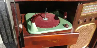 Meuble Stereo Westinghouse 1950s, View more