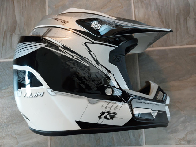 Klim F4 Helmet in Snowmobiles Parts, Trailers & Accessories in Red Deer - Image 2