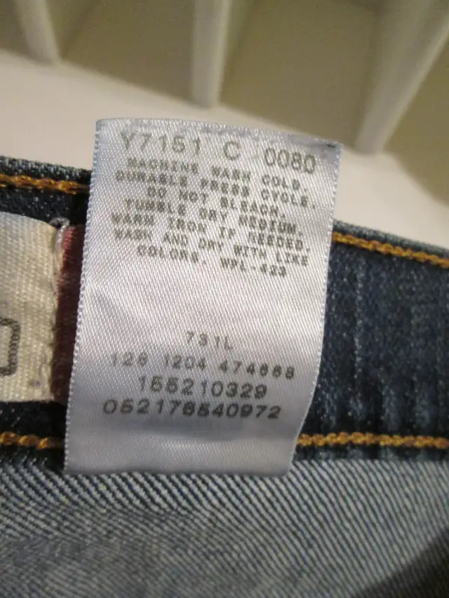 Levi's 512 jeans in Women's - Bottoms in North Bay - Image 8