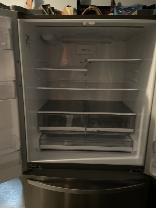 LG Refrigerator in Refrigerators in Moncton - Image 2