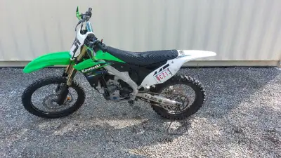 2014 KX 250F. Only 44.8 hours! Bought one year ago at 41 hrs and just never found time to ride it. B...