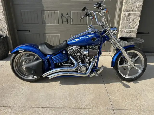 2009 Harley Rocker C  in Street, Cruisers & Choppers in Owen Sound - Image 2