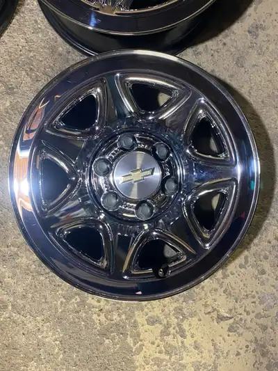 Set of 4 17” factory take offs (2016 Chev 1500)and 1 bran new rim never had a tire installed asking...