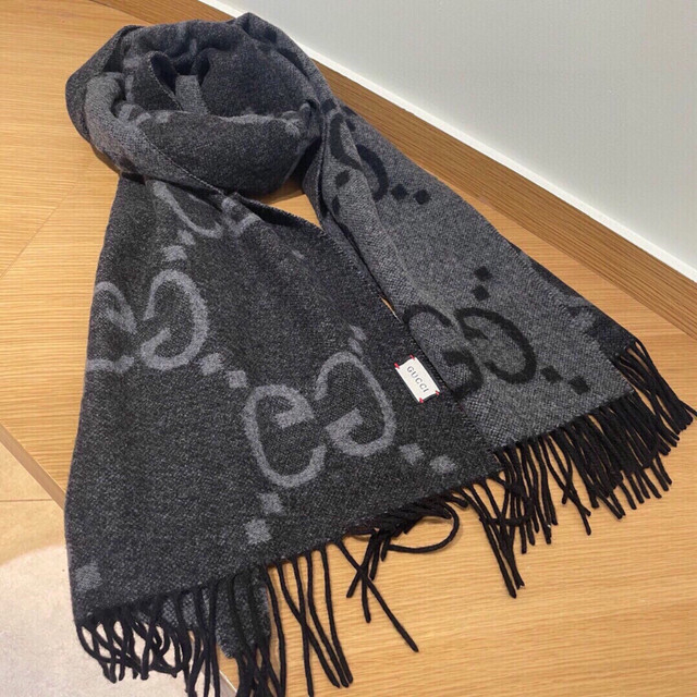 New Gucci Dark Grey GG Logo Wool Blended Scarf Shawl Wrap in Women's - Bags & Wallets in City of Toronto - Image 4