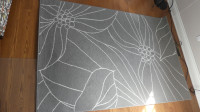 IKÉA - Tapis gris à motif blanc