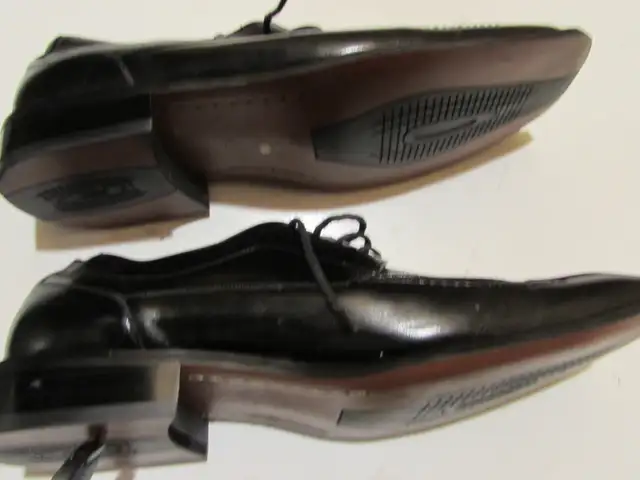 MENS  STACY ADAMS  DRESS SHOES in Men's Shoes in Oshawa / Durham Region - Image 4