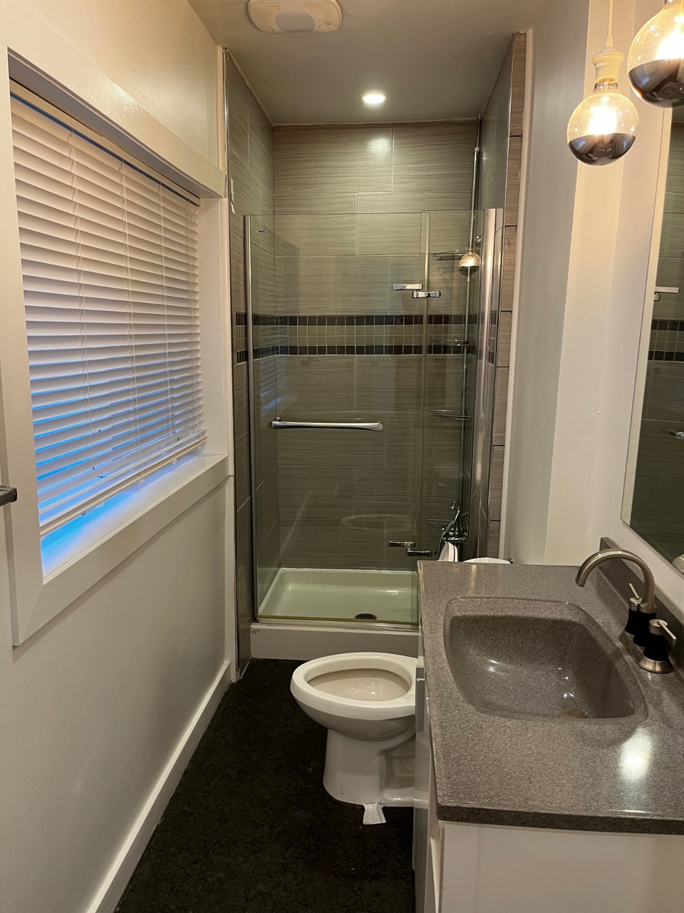 BIG & BRIGHT with BACK DECK - 2 BEDROOM + DEN APARTMENT $1895/m 5
