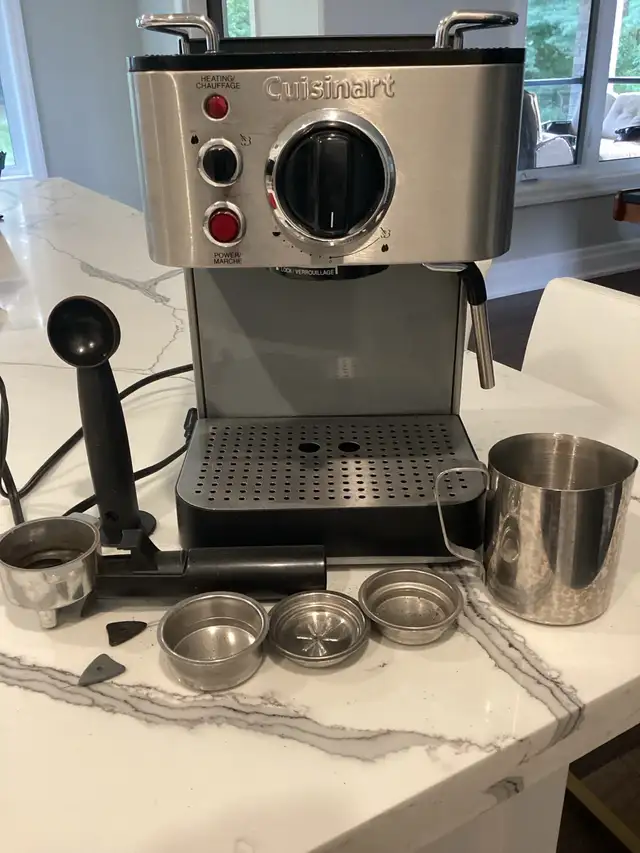 Cuisinart Expresso Machine in Coffee Makers in Norfolk County - Image 2