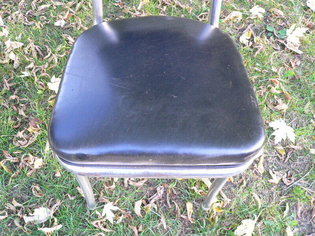 plusieurs chaise vintage a différent prix dans Art et objets de collection  à Lanaudière - Image 2