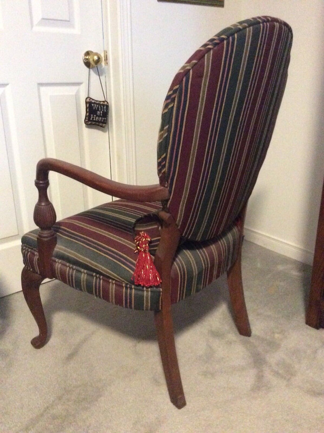 Lovely dark green and burgundy antique chair with cushion. in Chairs & Recliners in Windsor Region - Image 2