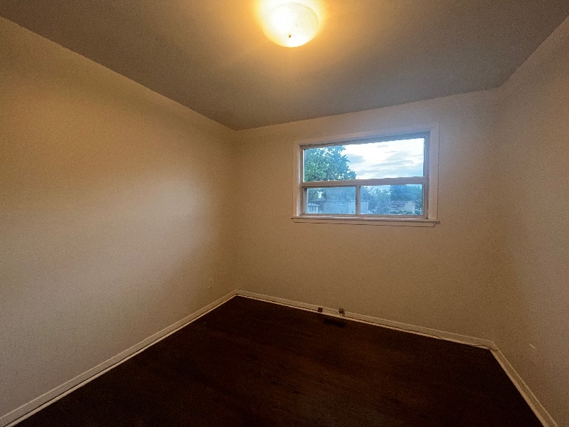 Clean private room rental North York (female only) Room Rentals